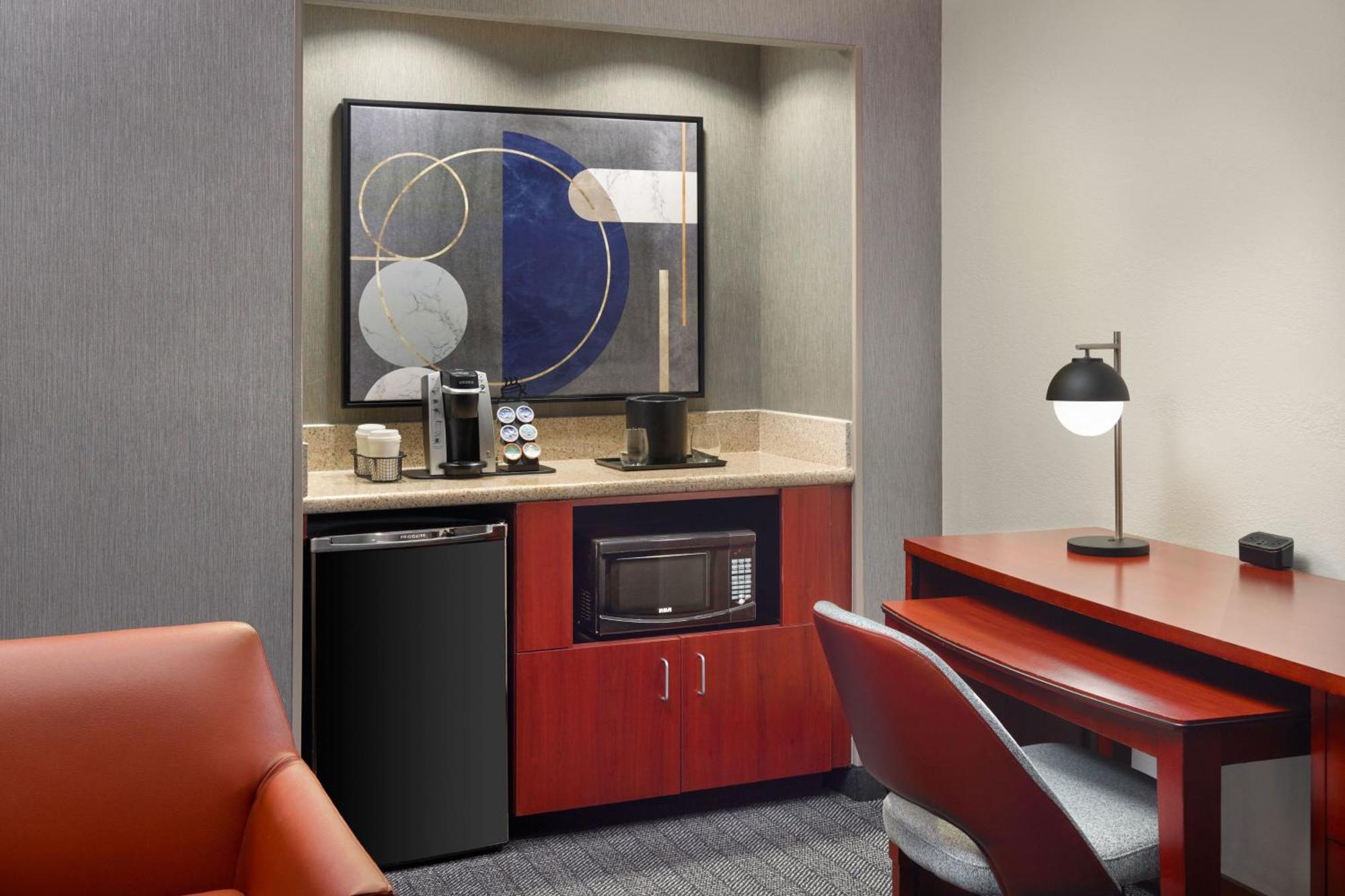 Courtyard By Marriott 3*