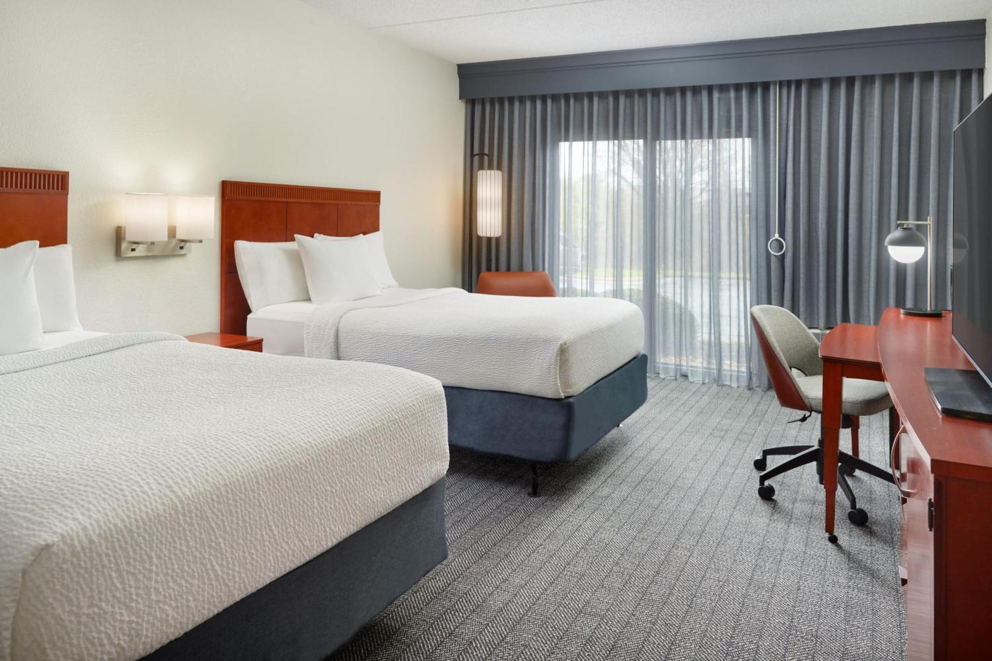 Hotel Courtyard By Marriott