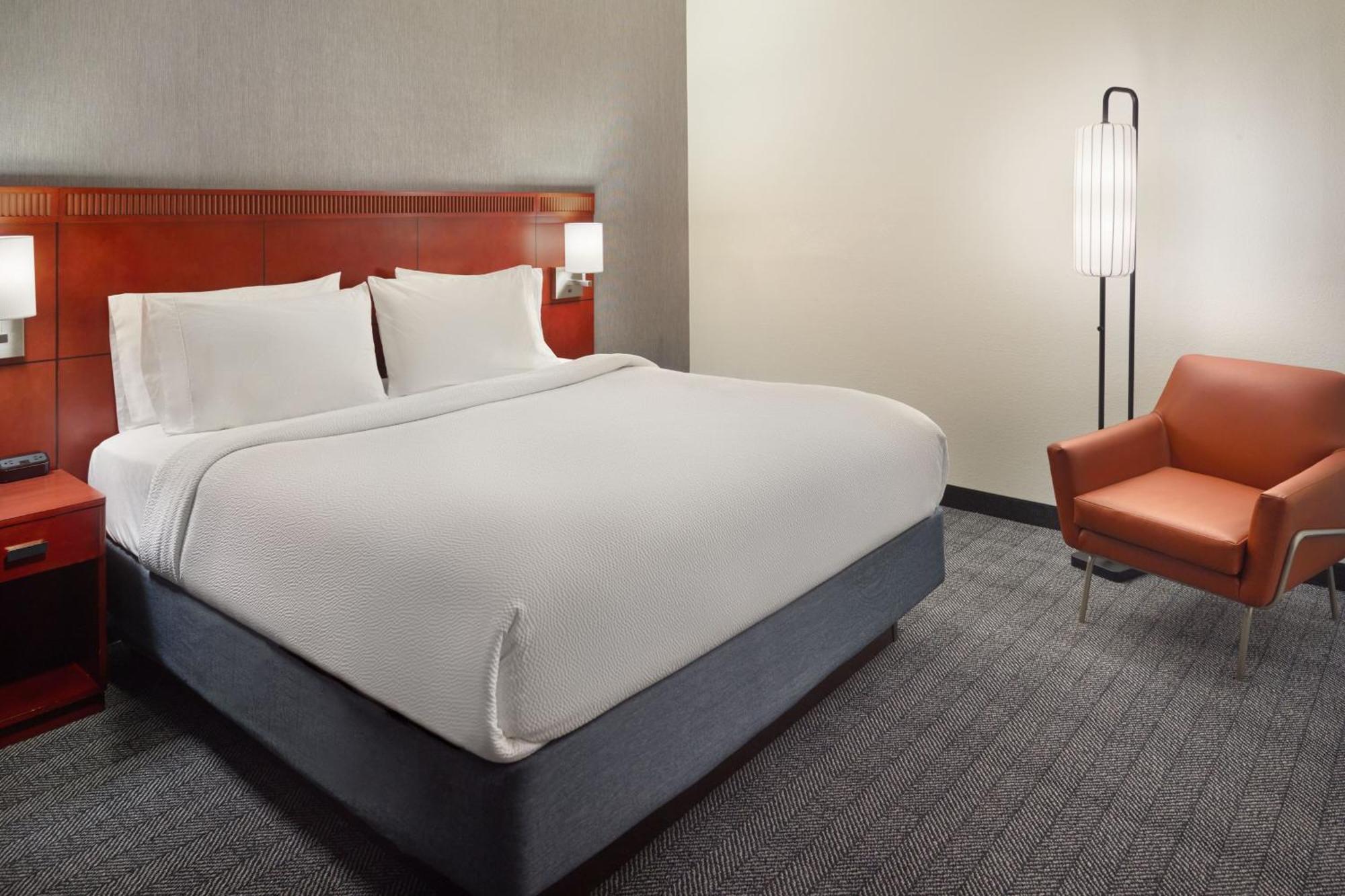 Courtyard By Marriott Hotel 3*