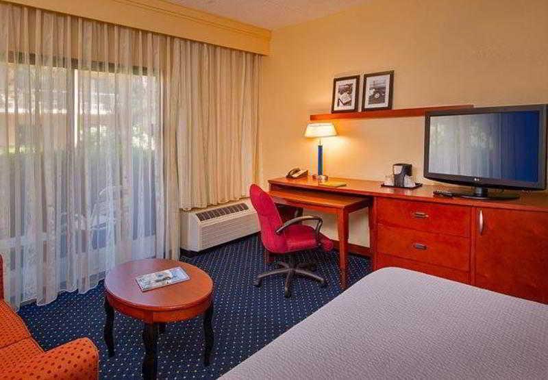 Courtyard By Marriott 3* Charlottesville