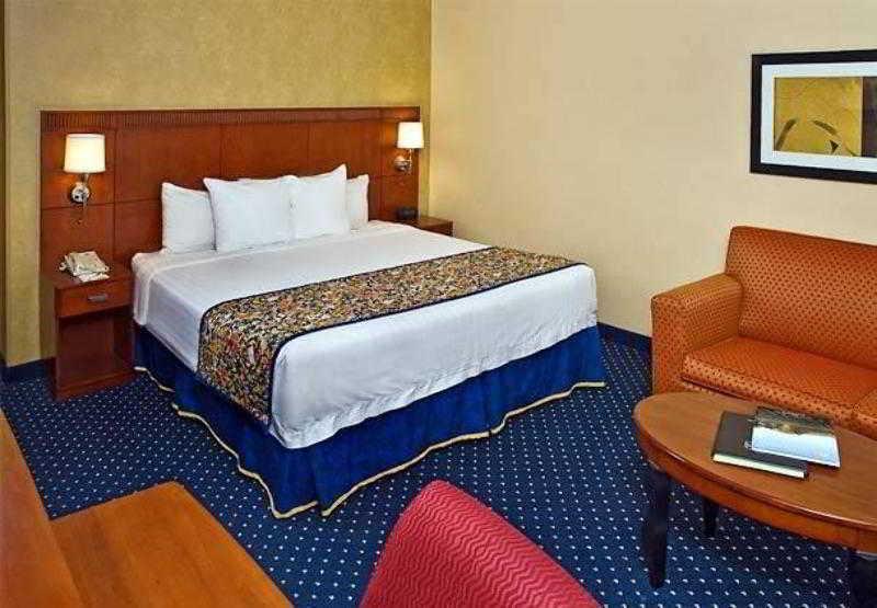 Courtyard By Marriott