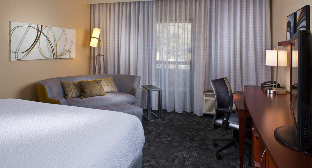 Courtyard By Marriott Charlottesville